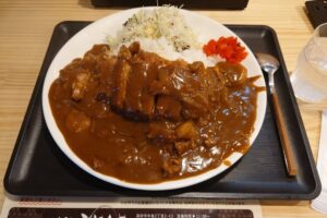 ごはんやカツカレー