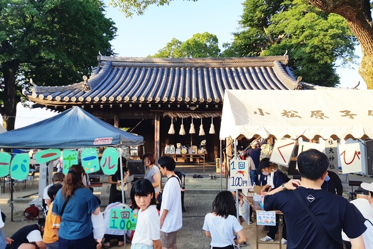 小松原三社大神社盆踊り本殿前