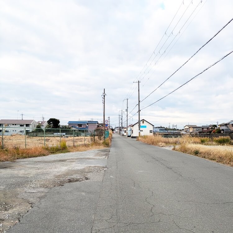 トライアル曽根前の道路