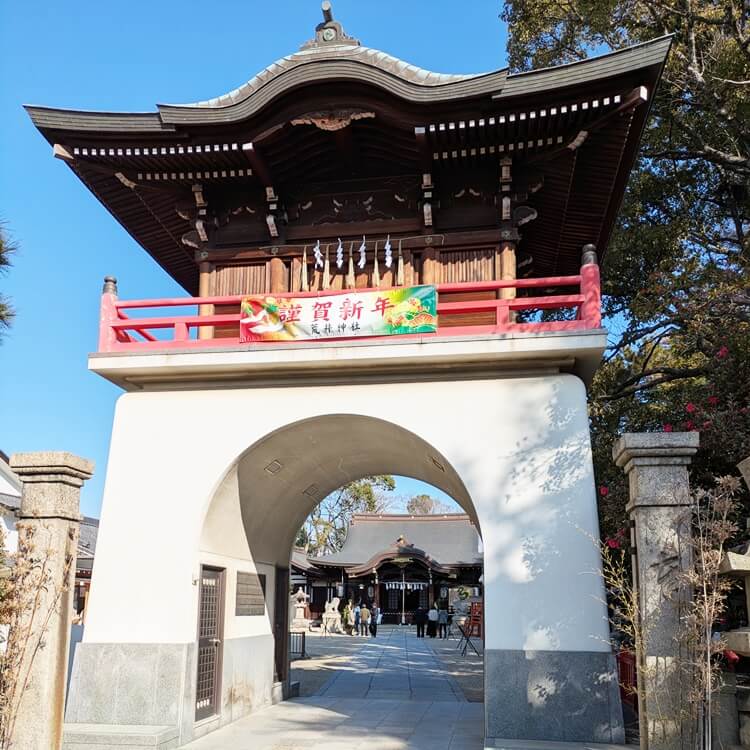 荒井神社竜宮城