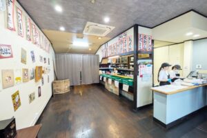 あげパン屋るん内観