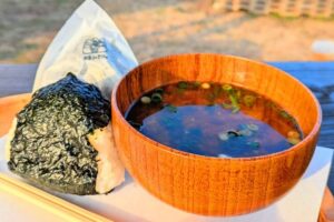 農菓みきやおむすび味噌汁