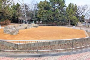 向島公園大型ケージ跡