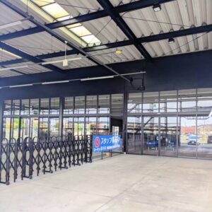 アクロスプラザ高砂コーナン玄関