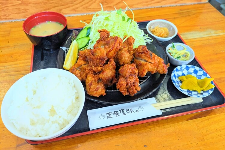 定食屋さん。からあげ定食