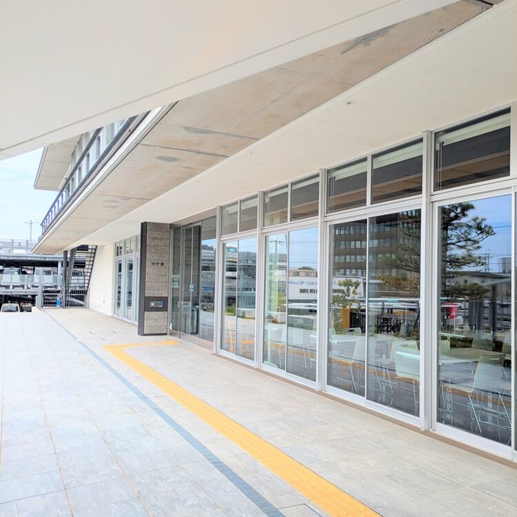 高砂市役所みんなの自習室食堂外観