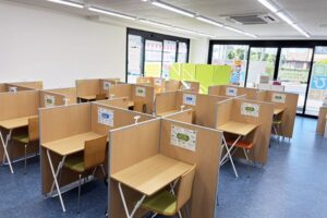 個別指導まなびプラス高砂荒井教室内観